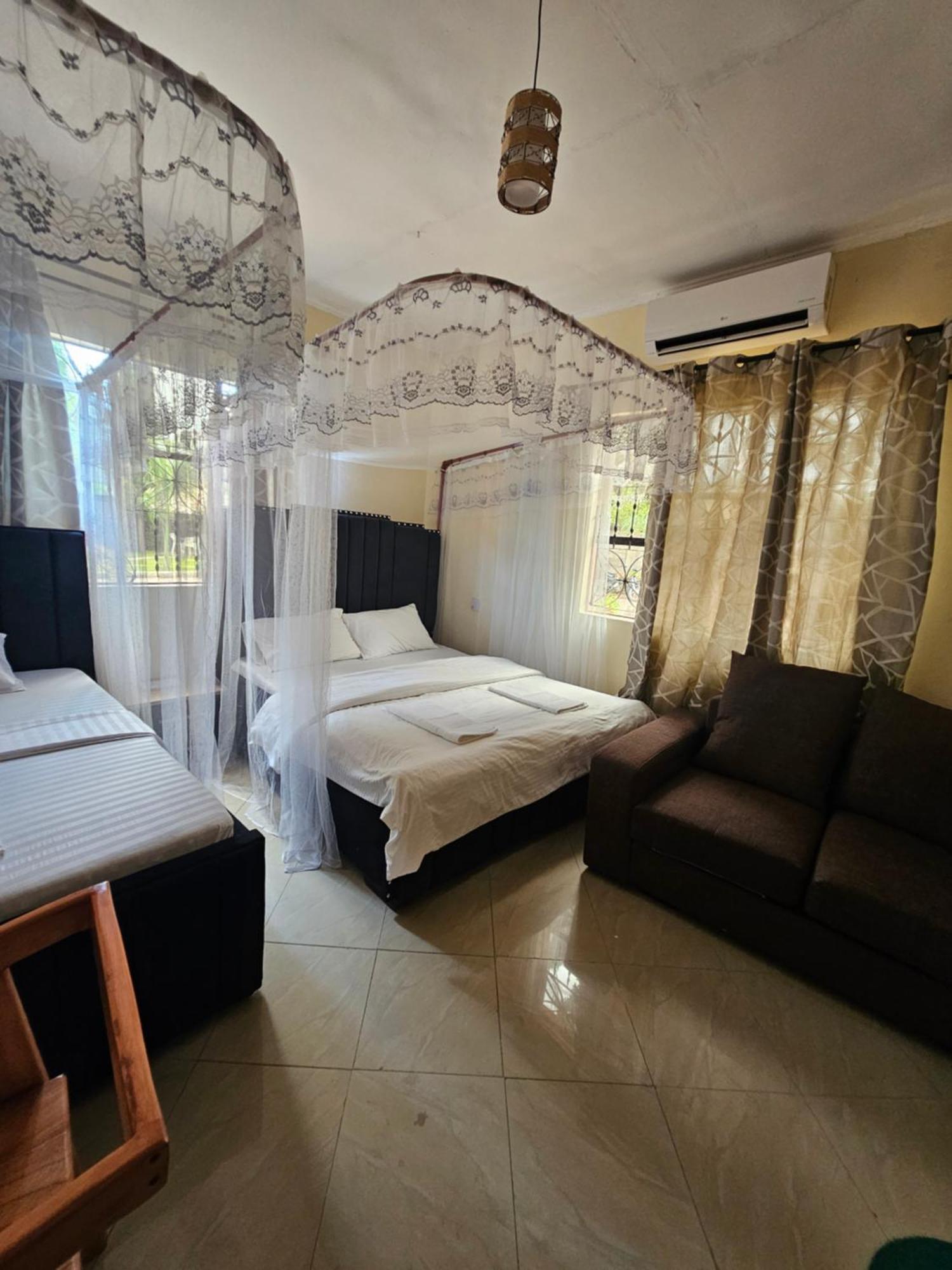 B-More Comfort Stay Boma la Ngombe Luaran gambar